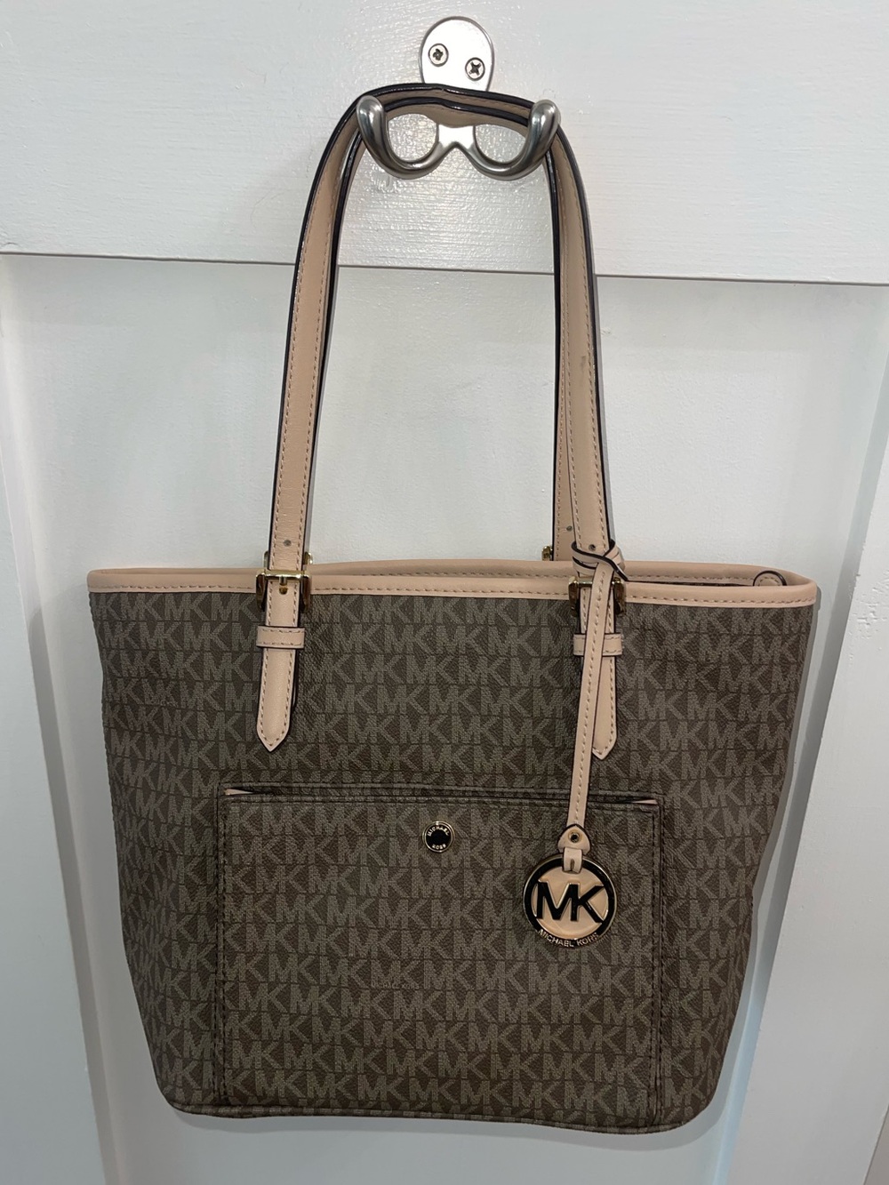 MICHAEL KORS JET SET TZ Mocha Leather Snap Pocket Tan Accent Med Tote Purse